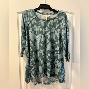 Jessica Simpson nursing top